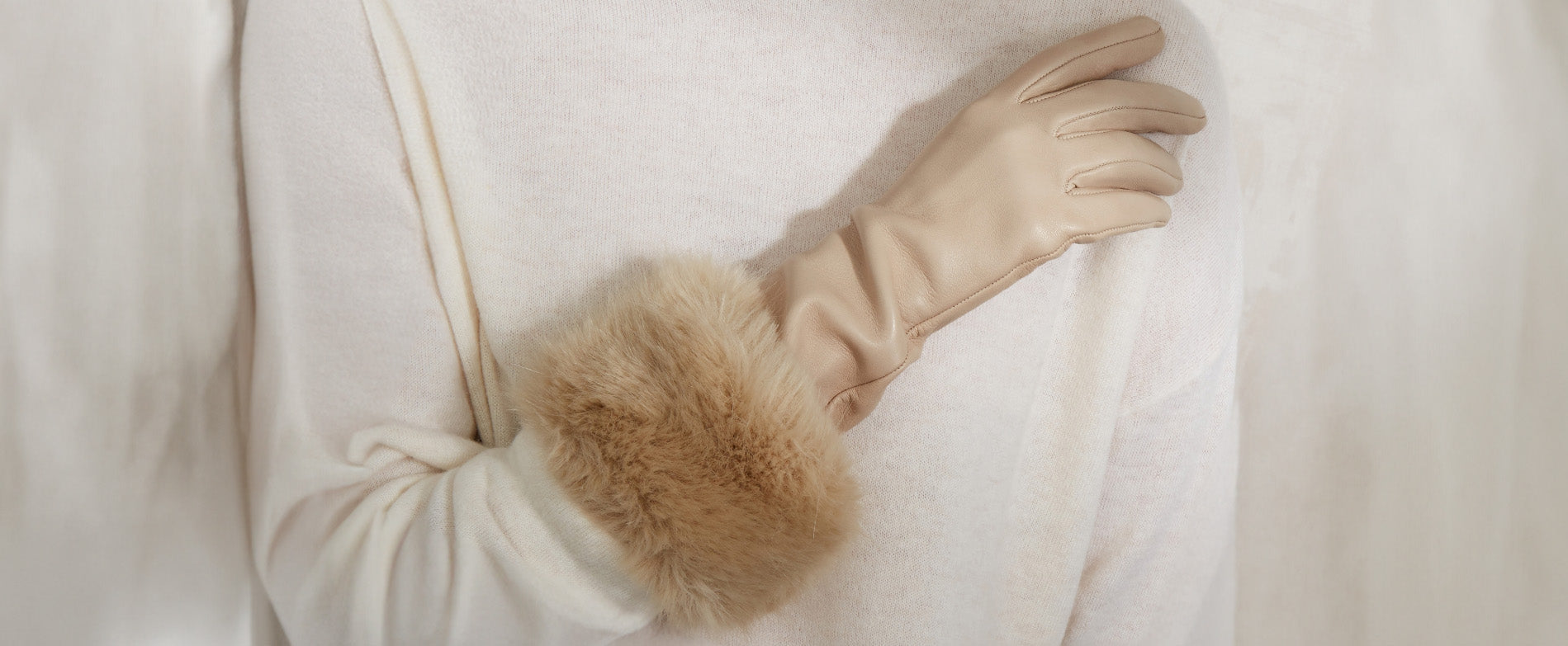 Leather Gloves with Fur